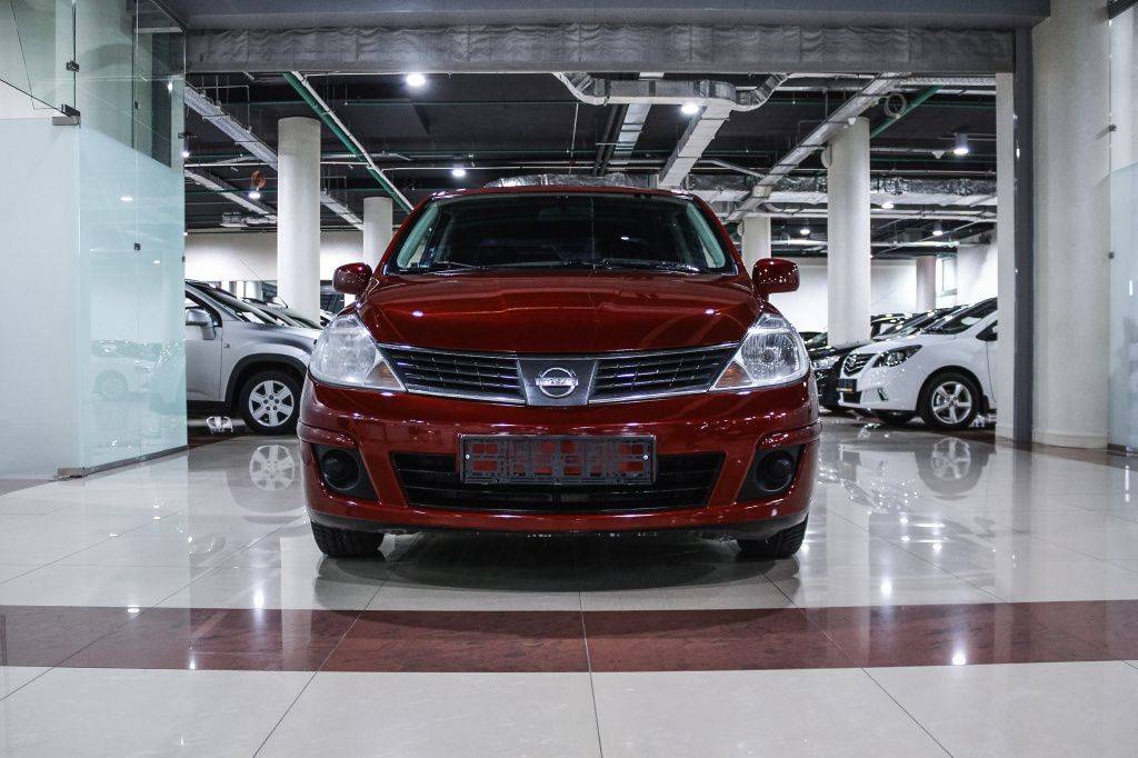 Купить Tiida с пробегом